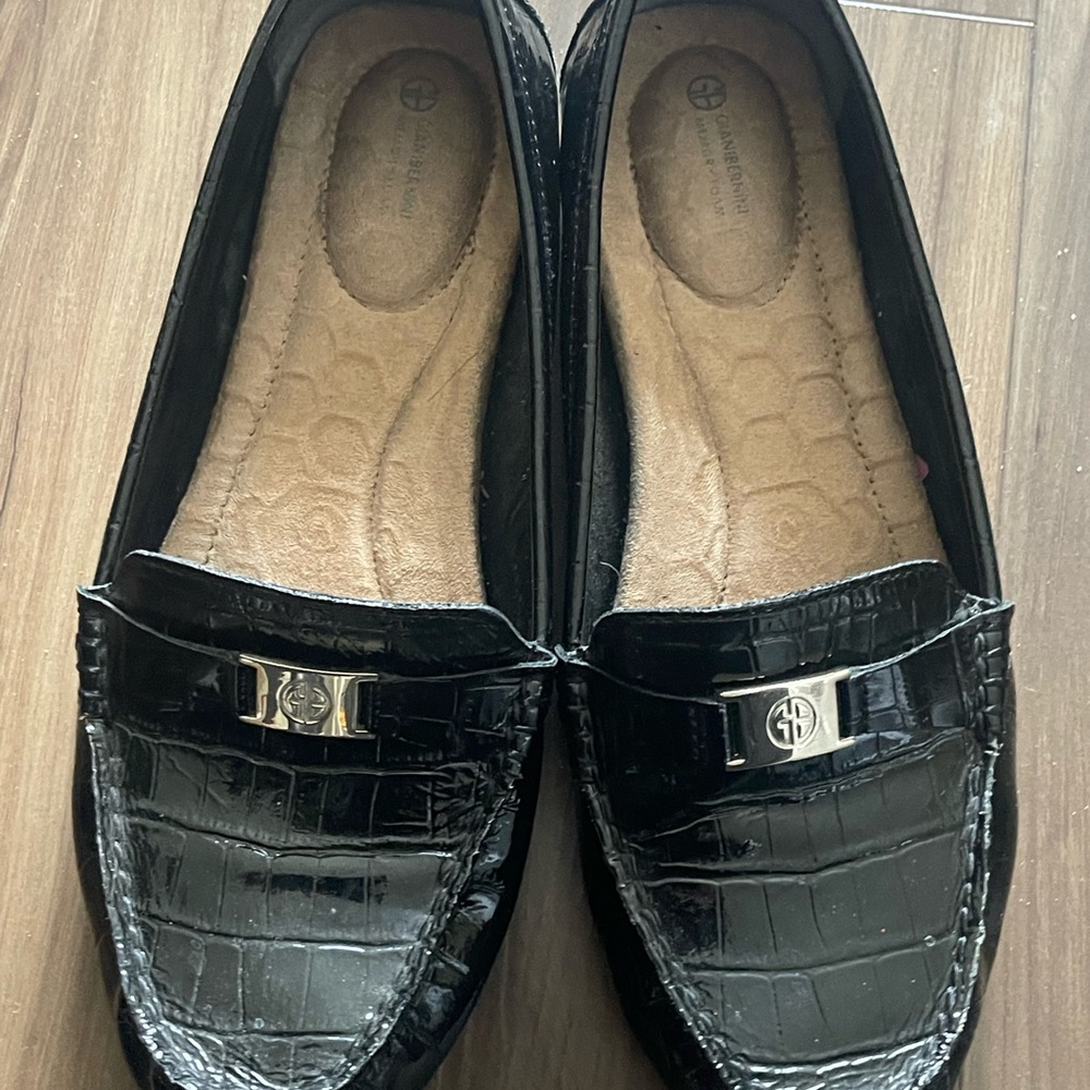 Giani Bernini Black Croc-Embossed Flats